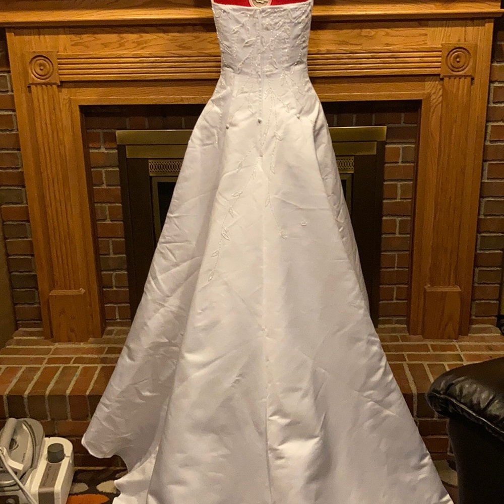 EUC sz 10 2pc bridal gown and chiffon jacket - Picture 9 of 12